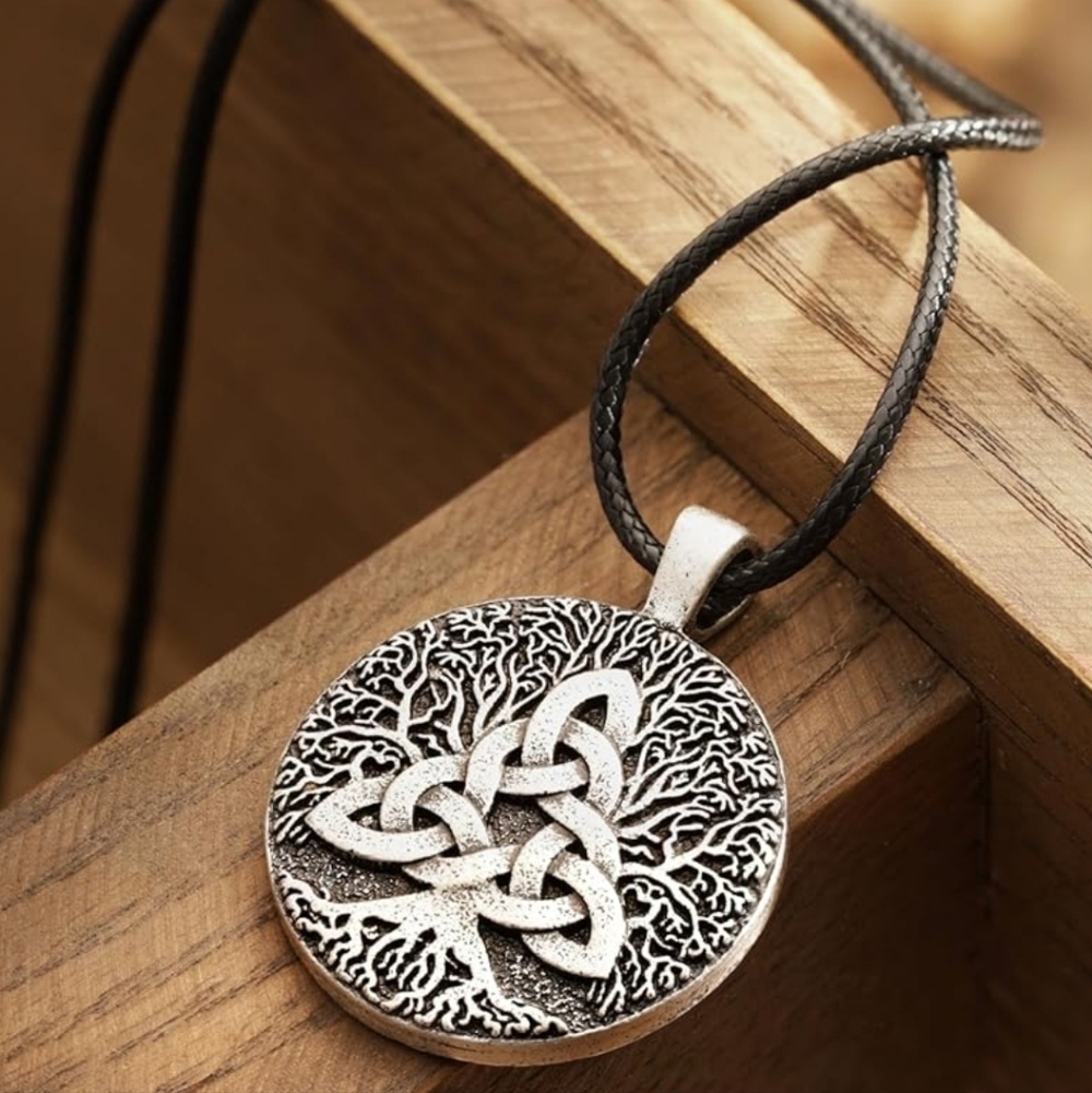 Silver Celtic Knot Pendant Necklace